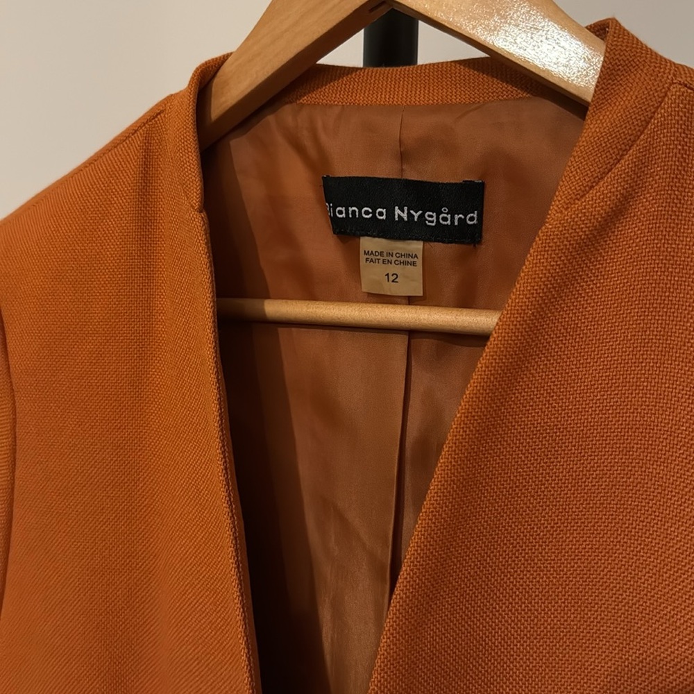 Blazer - Picture 2 of 4
